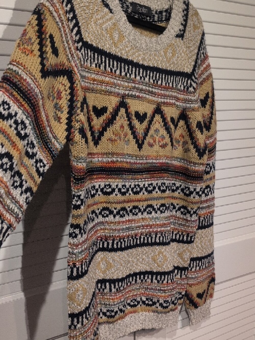 Papillon Women's Crewneck Sweater NWT Size  L - Picture 4 of 7